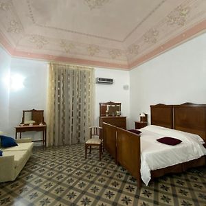 Crispi accomodation